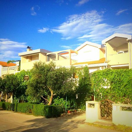 Apartments Dubravka Pirovac Exterior photo