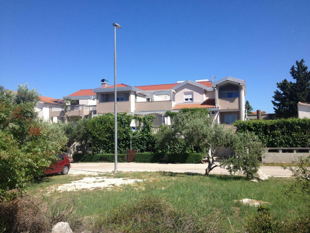 Apartments Dubravka Pirovac Exterior photo