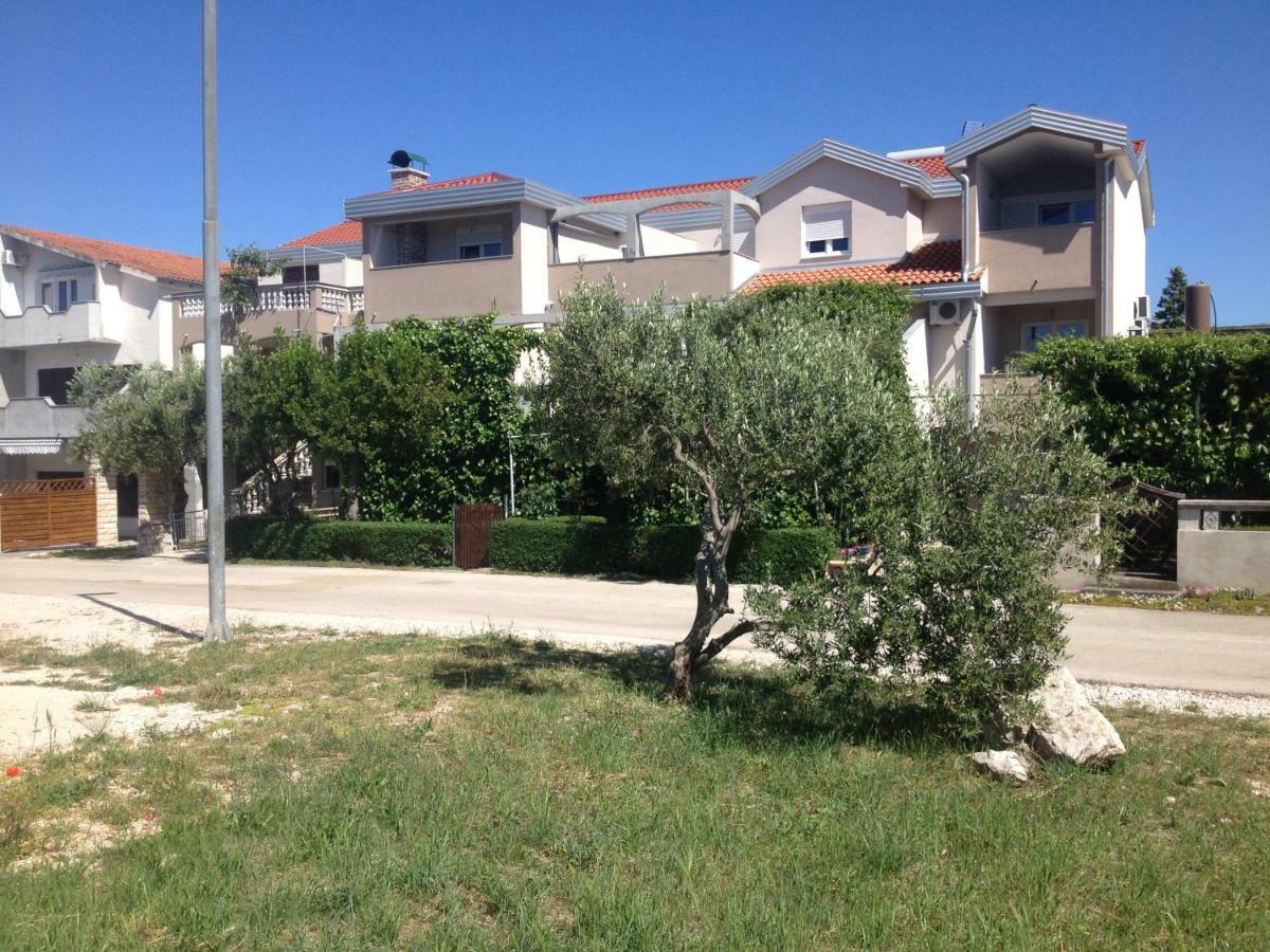Apartments Dubravka Pirovac Exterior photo