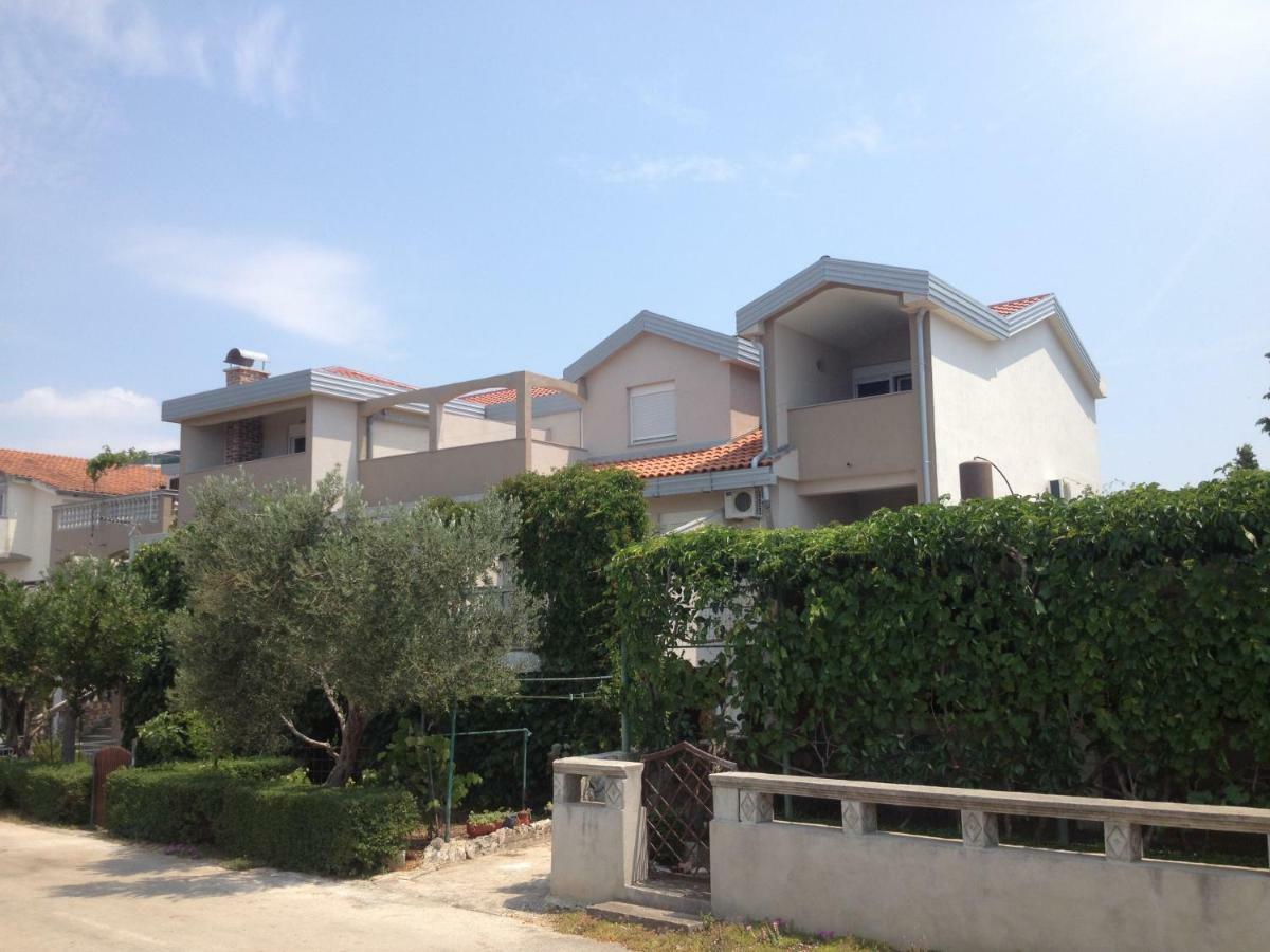 Apartments Dubravka Pirovac Exterior photo