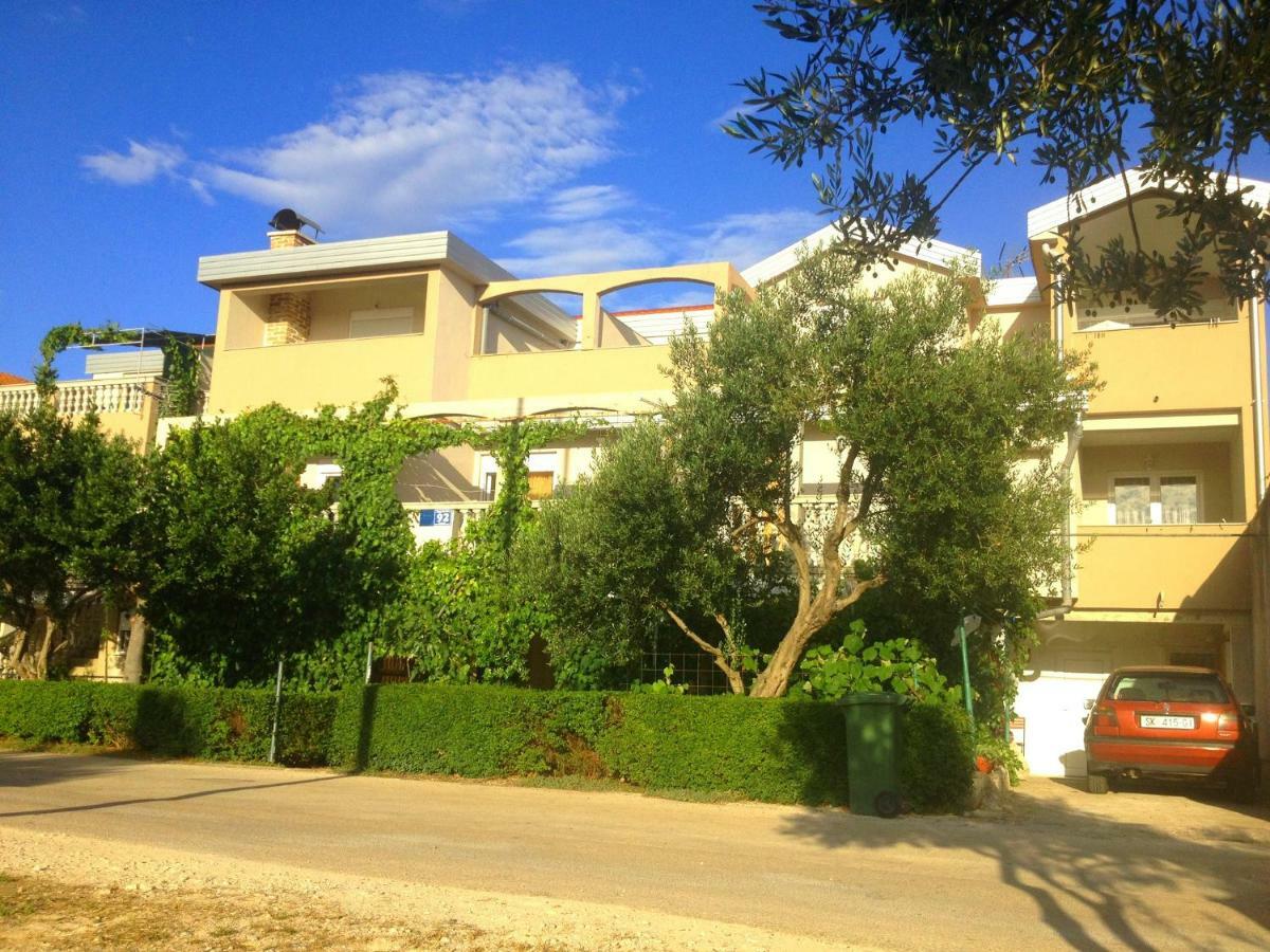 Apartments Dubravka Pirovac Exterior photo