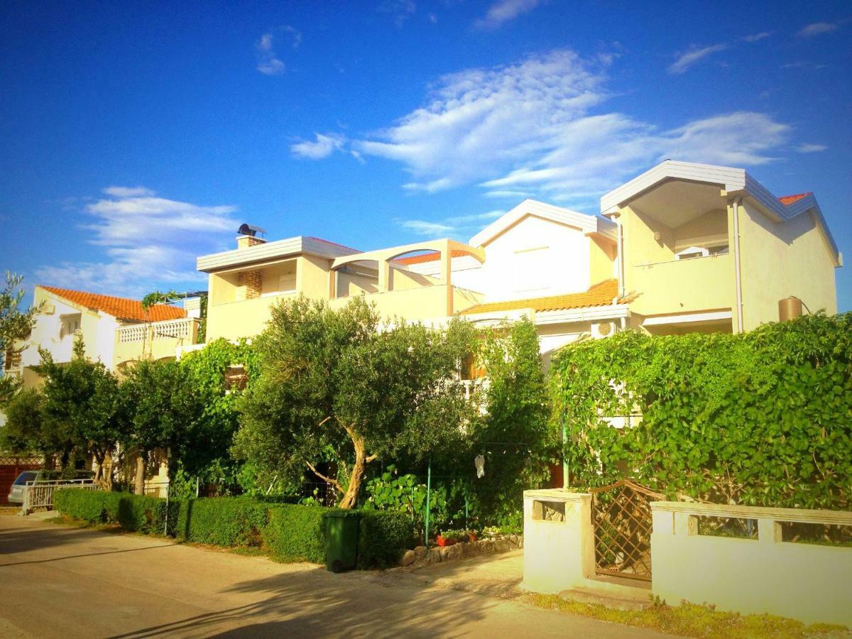 Apartments Dubravka Pirovac Exterior photo